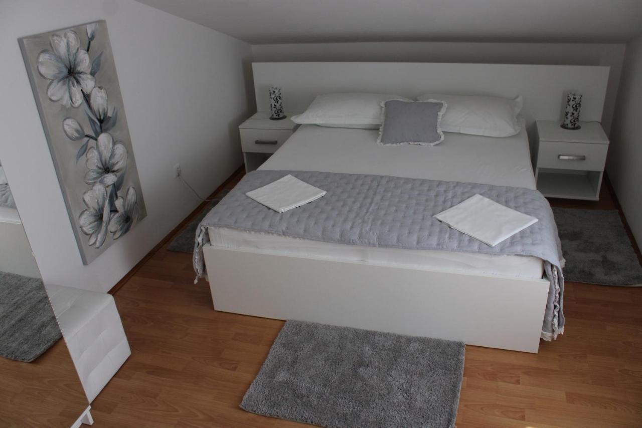 Apartments & Rooms Anita Hvar Town Exterior photo